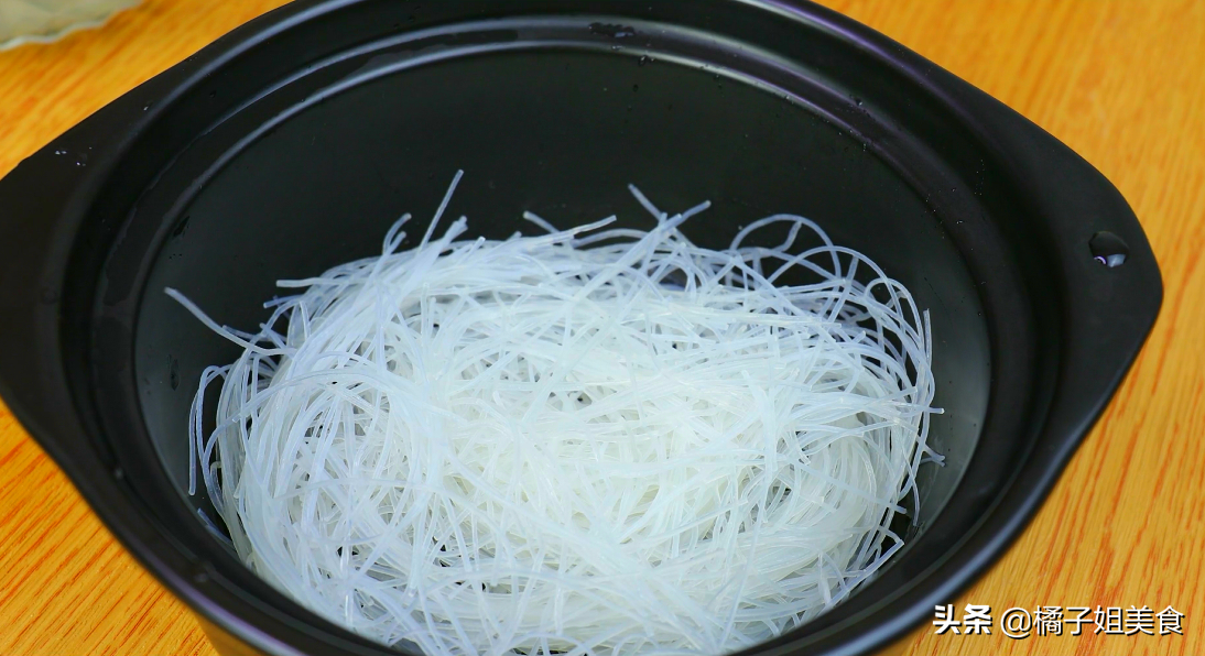 圖片[2]-【白菜粉絲砂鍋】做法步驟圖 香辣美味 幾分鐘搞定-起舞食譜網