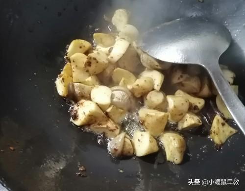 荀瓜怎么炒好吃，怎样素炒荀瓜（却做出鲜香美味超好吃的下饭菜）