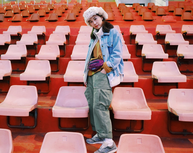 腰包怎么背好看，腰包怎么背好看图解（户外品牌也可以背出新时尚）