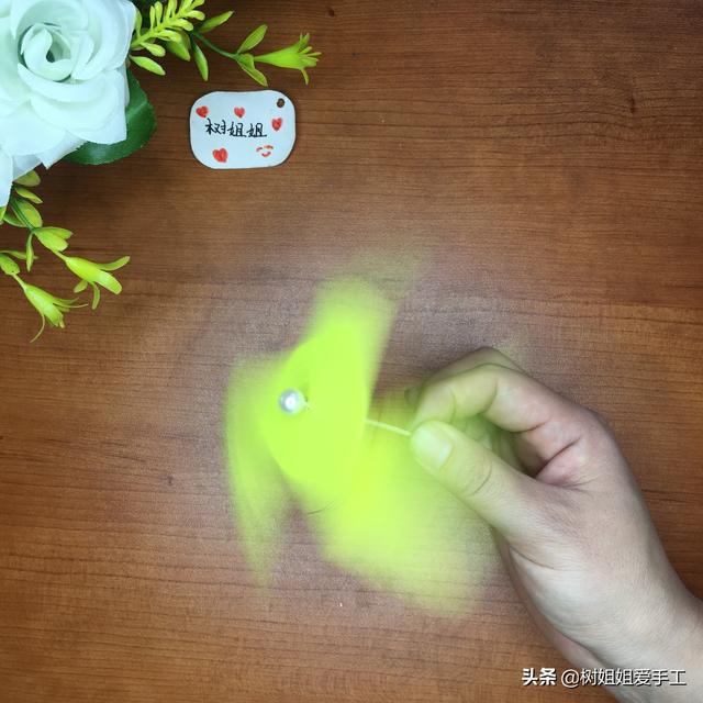 飞镖怎么折飞得远又简单，简单的手工折纸（1个正三边形折出来的飞镖与风车）