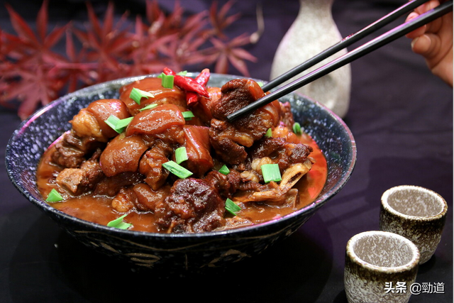 烏鎮的美食有哪些,烏鎮的美食介紹(有你不容錯過的地方美食)