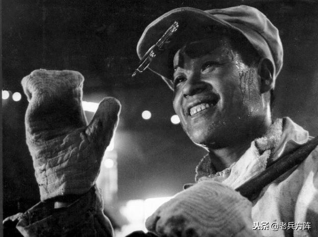 大炼钢铁是哪年，大炼钢铁是哪年下马的（新中国“大跃进”时期工农业生产场景）