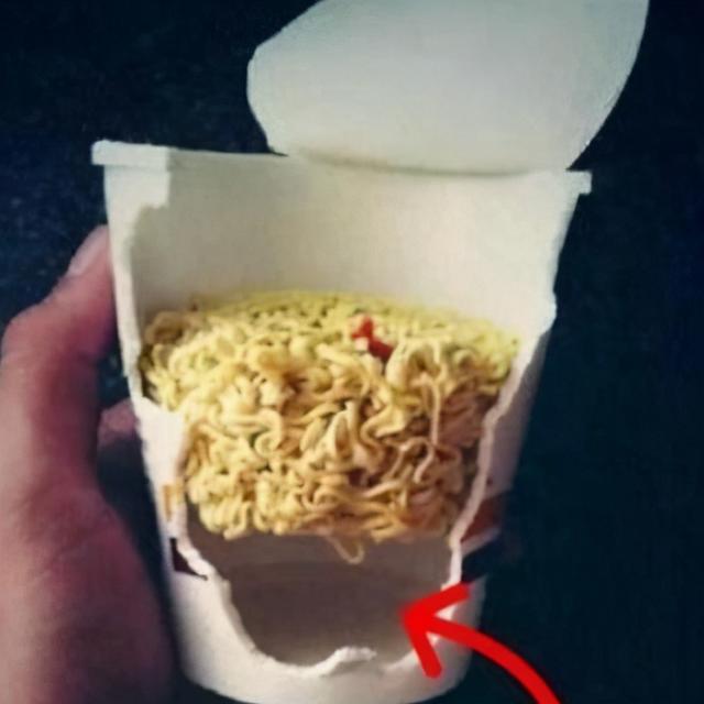 全是套路！肯德基全家桶里的“白纸”有什么用？原来是暗藏玄机