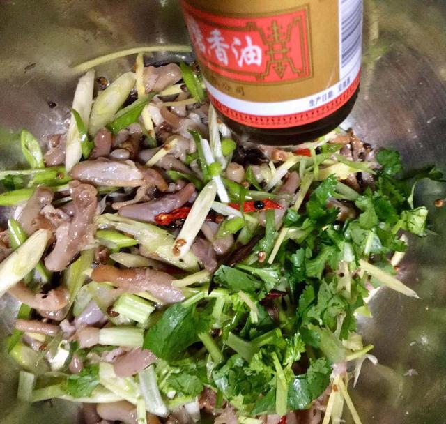海螺怎么做最好吃这一步很重要哦，吃过的人却很少。炝拌海螺须教程