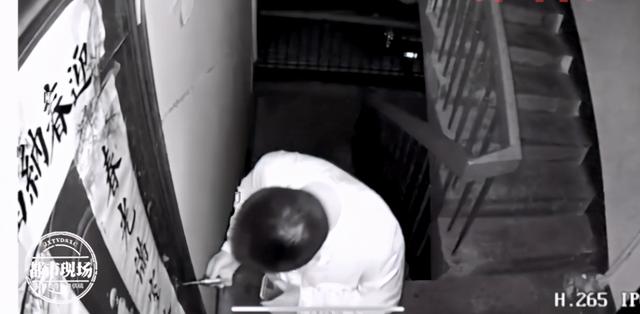 怎么撬锁最简单的方法小锁，如何进行撬锁（家中门锁被人频繁灌入胶水）