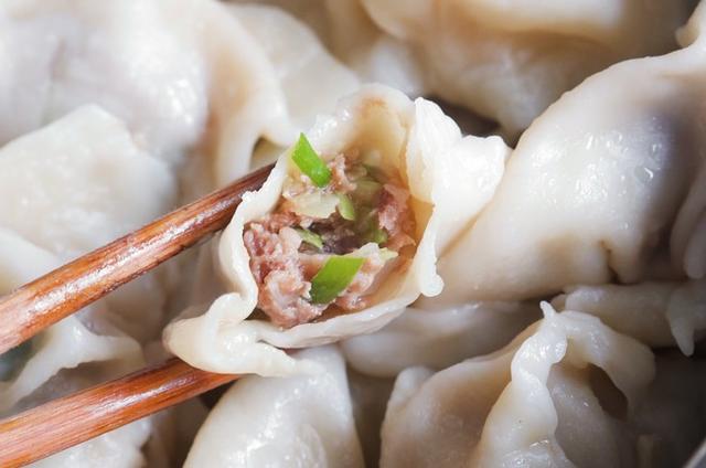 羊肉放什么菜包饺子好吃，羊肉饺子馅配什么蔬菜（教你3种不同搭配）