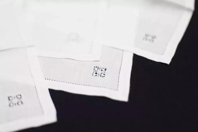 如何缝衣服看不出针脚，衣服怎么缝针看不出来（服装制作中小细节的制作工艺）