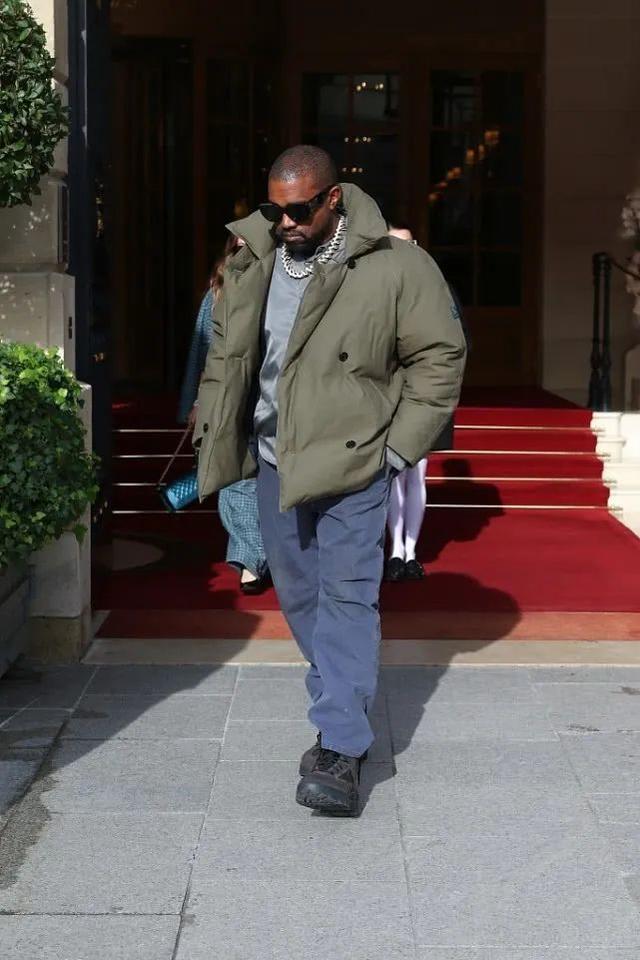 椰子鞋配什么裤子好看男，椰子鞋搭配什么裤子穿（侃爷的椰子鞋你很喜欢）