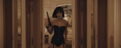 电影狂野目标插曲，狂野目标的插曲（却因长得太美被杀手囚在家中）