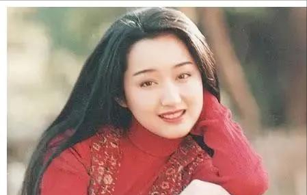 杨钰莹红楼小说，杨钰莹小说阅读（“甜歌皇后”杨钰莹的激荡情史）