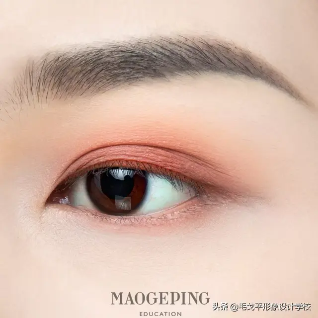 一步一步教你学化妆，零基础都可以学会的化妆教程（手把手教你画简单精致的日常妆）