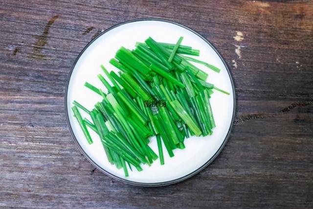 白玉菇不焯水有毒吗，白玉菇做汤用焯水吗（白玉菇这样做太美味了）