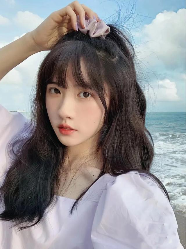 什么发型显脸小显年轻，适合瘦脸的发型（简单易打理的4款发型）