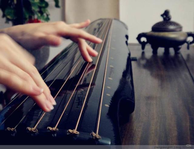 古琴轮指怎么练，古琴轮指怎么练快啊（古琴初学者应该如何练好“轮指”）