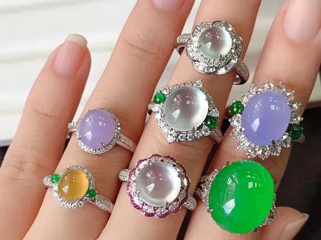 翡翠的分类和等级划分，翡翠的辨别和等级的划分（64种翡翠颜色等级排名的标准是什么）