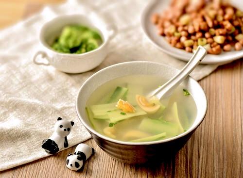 黄瓜皮蛋汤的做法，黄瓜皮蛋汤的做法和步骤（味道却出奇的鲜美）