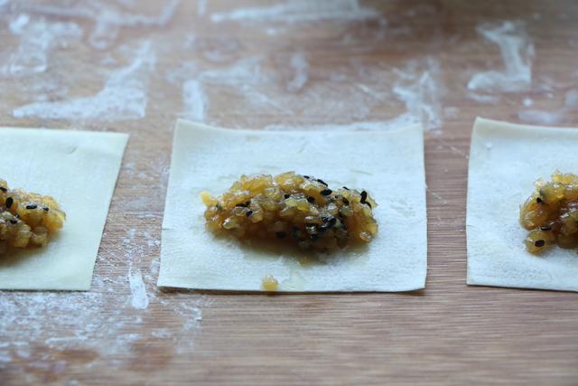 馄饨皮制作方法，正宗馄饨皮的制作方法窍门（2元的馄饨皮）