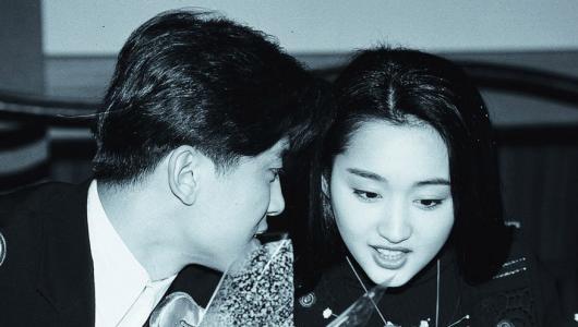 杨钰莹红楼小说，杨钰莹小说阅读（“甜歌皇后”杨钰莹的激荡情史）