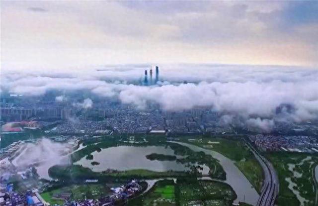 景中之旅：广州电视塔450米高空上的游乐场，玩一次是什么体验？