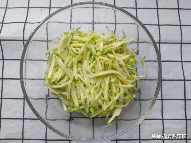 各种烙饼的做法，各种烙饼的做法大全（“末伏烙饼摊鸡蛋”）