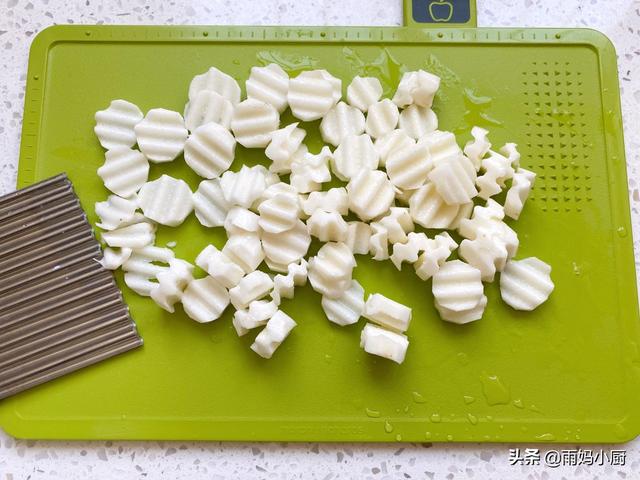 清炒淮山做法图解 教你做最简单的清炒淮山，清炒淮山做法图解（清炒山药别再焯水了）