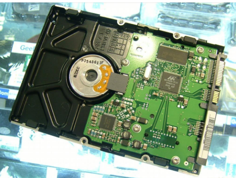 电脑一开机就蓝屏，电脑一开机就蓝屏怎么办（电脑开机蓝屏的解决方案详解）