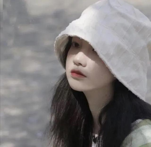 女生套图，微信头像，女生套图（女生微信头像套图）