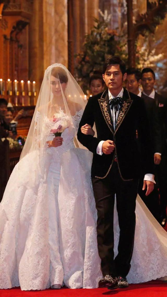 周杰伦高清图片，周杰伦照片（周杰伦高清壁纸：我不曾等雨停）