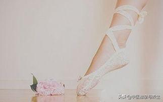 足背和足底穴位图及手法，，“足背拉一拉，活到九十八”，教你正确拉脚背