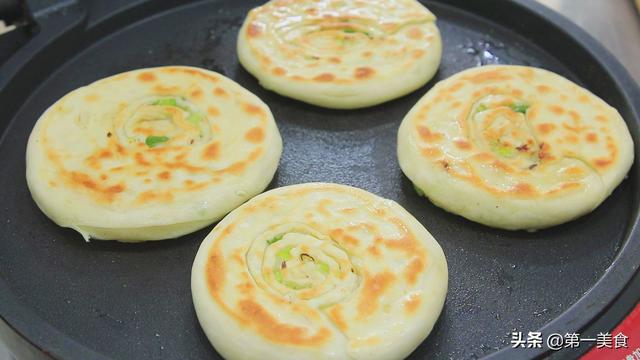 怎样做葱花饼，怎样做葱花饼层多松软（家常葱花饼的详细制作教程）
