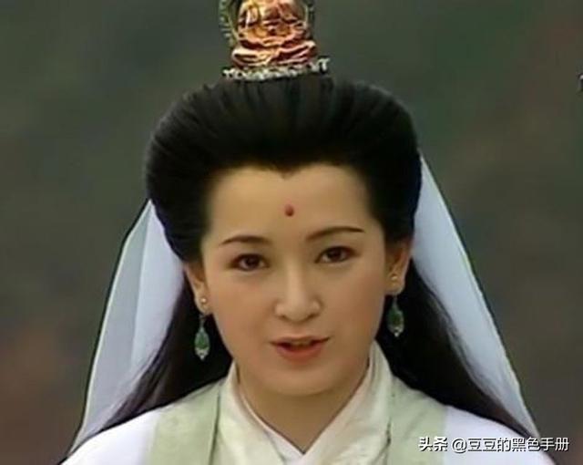 刘涛赞林心如版观音很虔诚，19版观音对比：有的像过家家