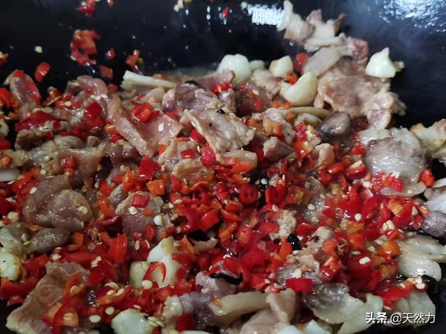 炒肉的做法，辣椒炒肉的做法（湘菜中和辣椒炒肉齐名的肉炒肉）