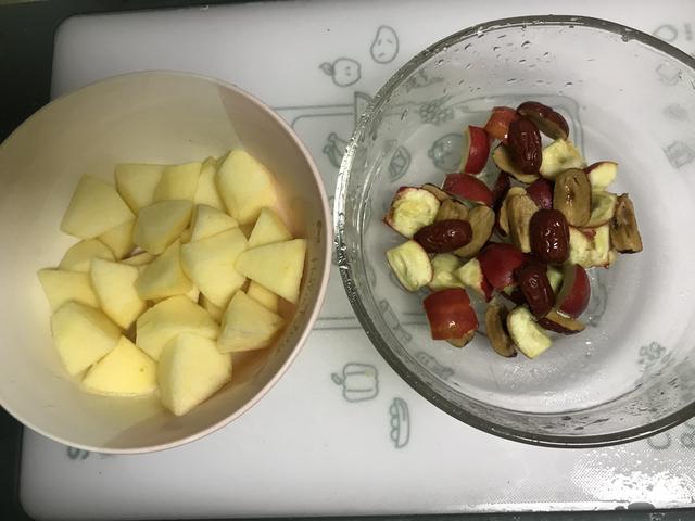 如何熬制苹果山楂红枣汤，苹果山楂红枣汤怎么做（酸甜可口助消化）