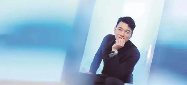 王耀庆老婆的资料，王耀庆妻子（娶了青梅竹马的“房东太太”）