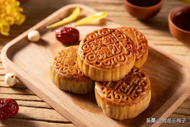 月饼生产需要哪些设备，生产月饼的主要流程有哪些（一台机器撑起一个月饼厂）