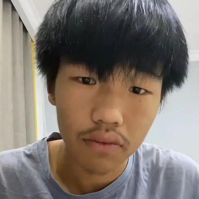 男头。忘掉种过的花，微信头像，男头。忘掉种过的花，重新开始。（“其实我不太懂喜欢）