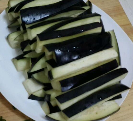 图片[2]-【蒜香蒸茄子】做法步骤图 还是后面放？许多人不明白 难怪不-起舞食谱网