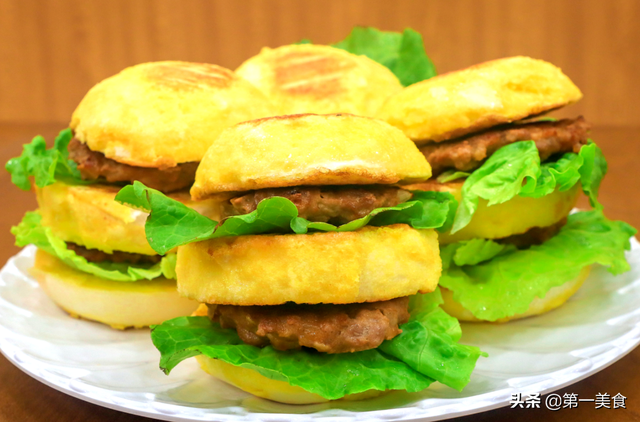 如何做汉堡，如何做汉堡面包（巧手“改造馒头”2块钱自制家庭版汉堡）