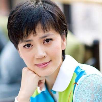 从央视名嘴到"涉案被查",经历人生跌宕后的沈冰,44岁在家相夫教女