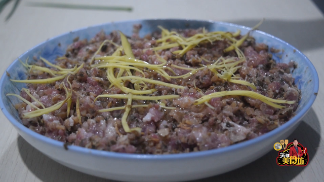 梅菜怎么做好吃，怎样做梅菜扣肉（1斤猪肉半斤梅菜）