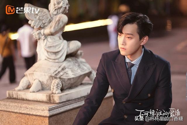 可爱霸道总裁，可爱霸道总裁正在洗澡 灰姑娘闯进全部视频（任嘉伦帅气可爱、张翰霸气傲娇图片）