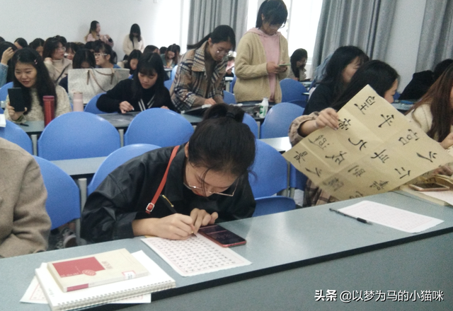 文科女生学什么专业好，文科女生学什么专业就业前景好（比较适合的7大专业）