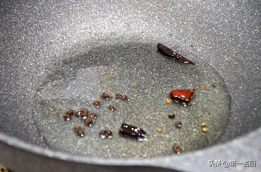 土豆丝的做法，大厨分享小技巧（土豆丝的做法醋溜土豆丝）