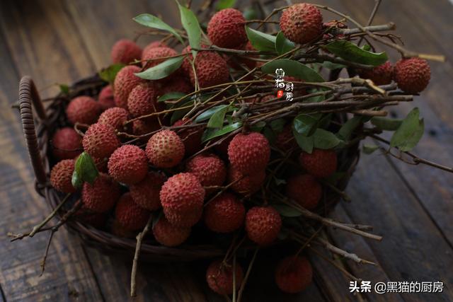 荔枝可以泡酒喝吗，荔枝能泡酒吗（80岁爷爷教自制荔枝酒的配方和步骤）