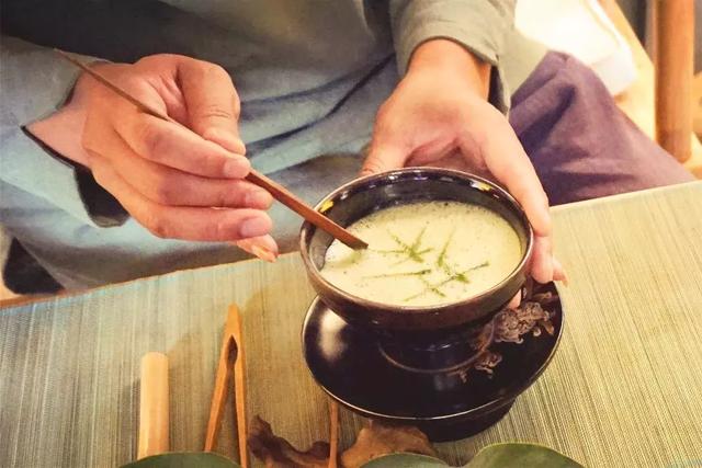 斗茶与分茶，斗茶与分茶的区别是什么（点茶分茶又斗茶，宋朝人真会玩）