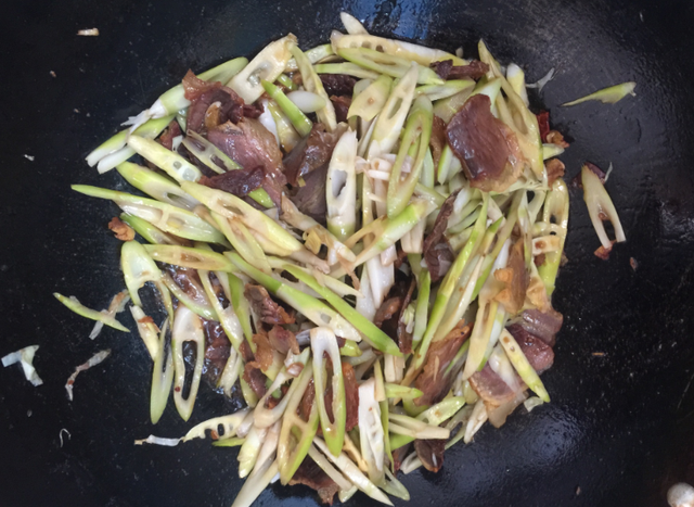 腊肉煮多久能熟，四川腊肉煮多久能熟（腊肉不能直接炒）