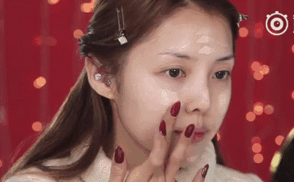 蜜粉刷和散粉刷的区别，蜜粉刷和散粉刷的区别是什么（都说“粉底刷”碾压“美妆蛋”）