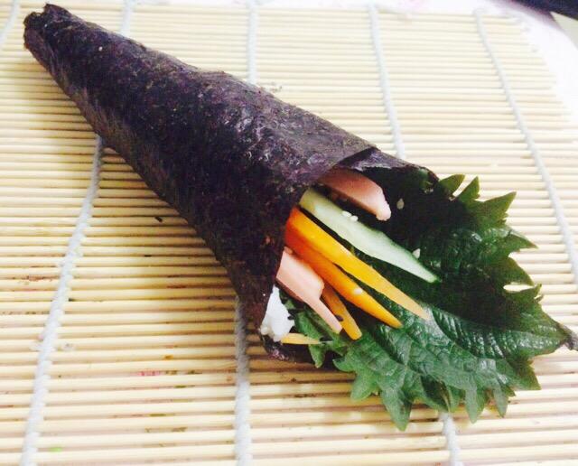 做寿司的方法，做寿司需要什么材料（学会你就是朋友圈“寿司之神”）