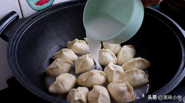煎包子的做法与配方窍门，教你在家轻松做水煎包