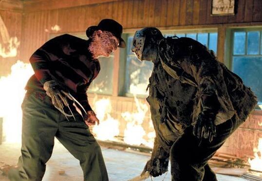 猛鬼爱情故事剧情，猛鬼爱情故事剧情解释之旅行（《弗莱迪大战杰森》：鬼王互殴）